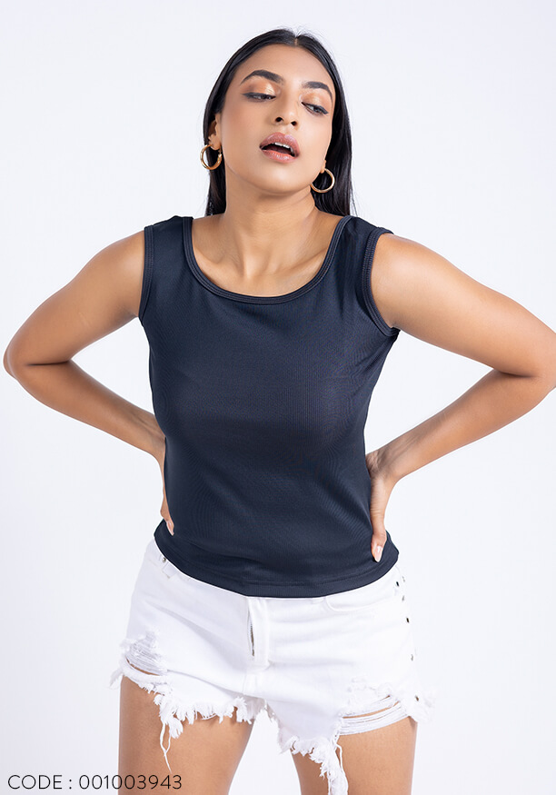 HEIDI BLACK T SHIRT
